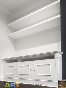 Traditional style alcove fitted TV cabinets with chunky and open shelving