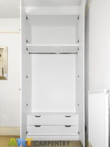 Traditional style alcove fitted wardrobe