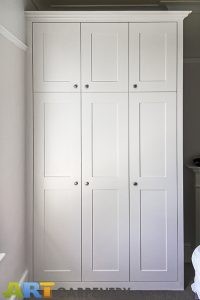 Shaker style doors Wardrobe with LED lighting