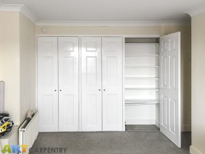 Traditional style alcove fitted wardrobe