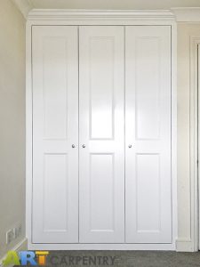 Traditional style alcove fitted wardrobe