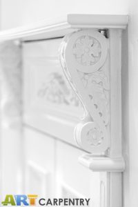 Gas meter and boiler wardrobe with nice wood-carved corbels and French rosette